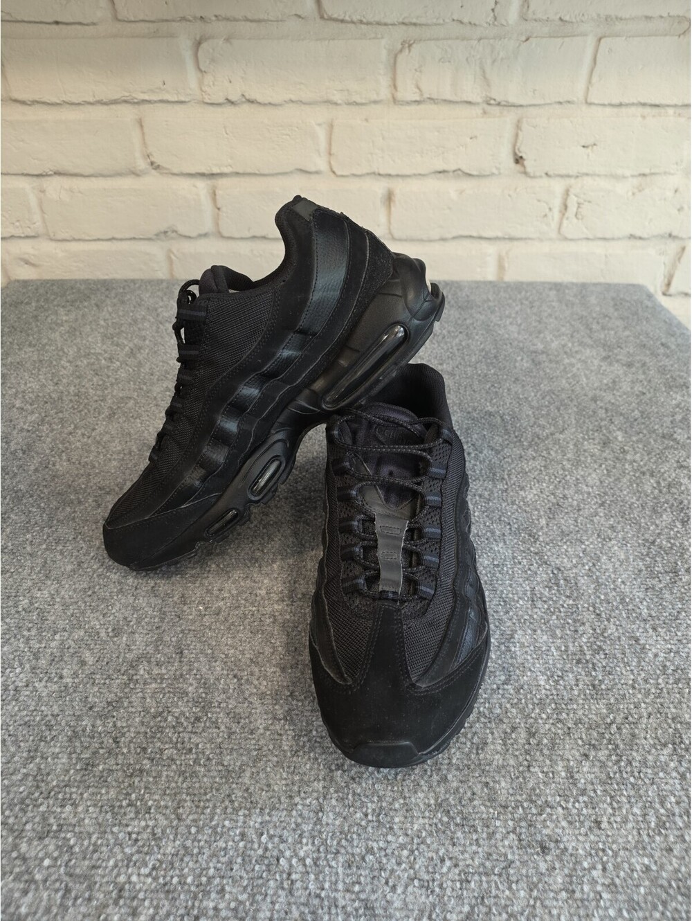 Nike Air Max 95 Essential Triple Black 13 Men's Shoes  EUC 609048-092